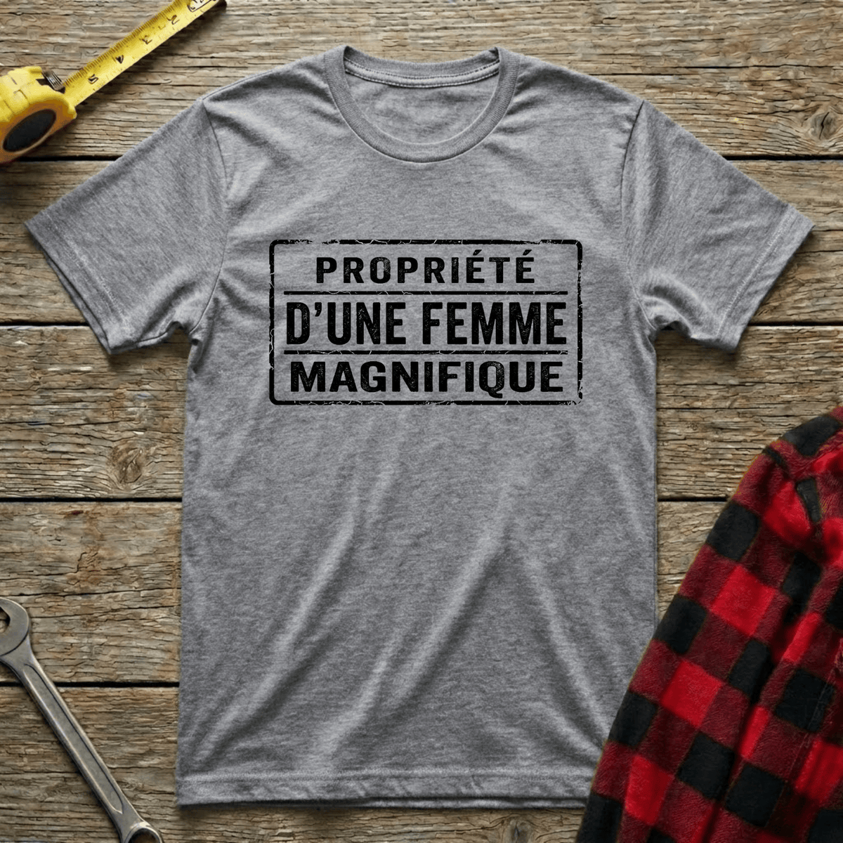 Propriété d'une femme T-Shirt
